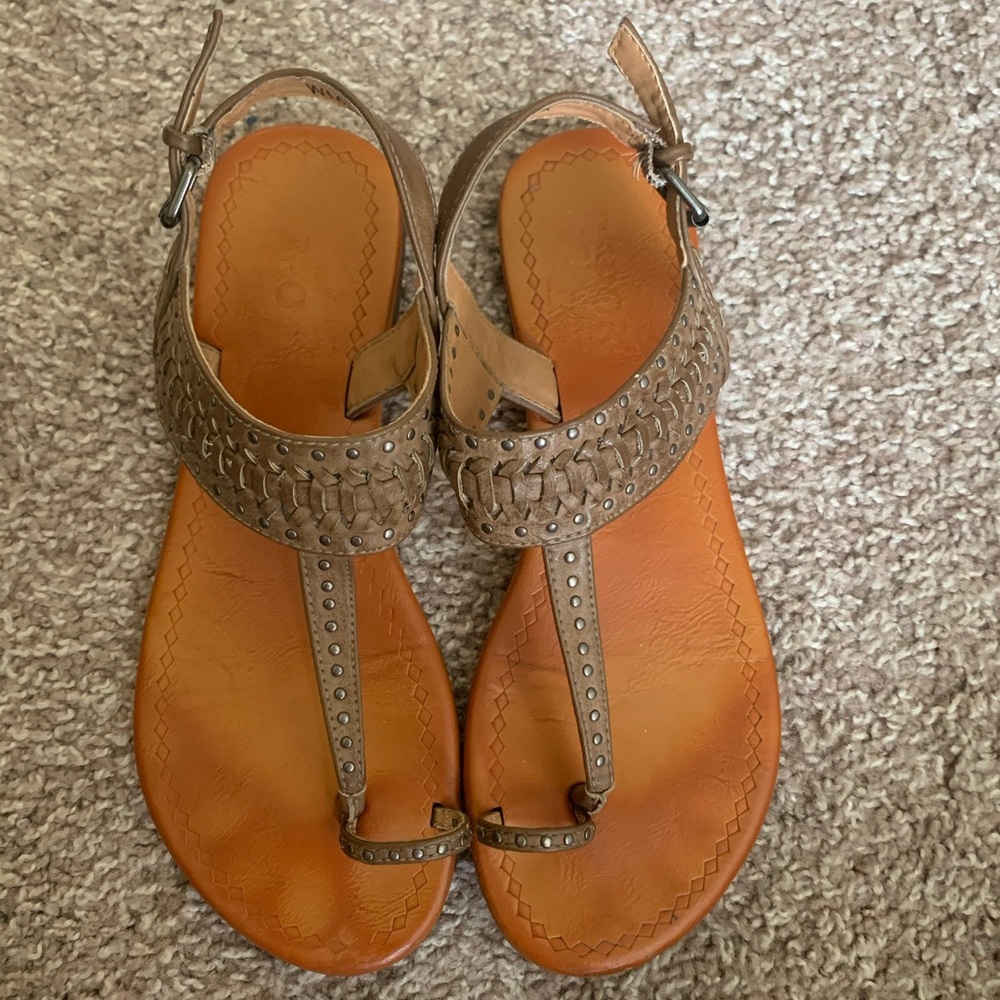 Report Studded Sandals